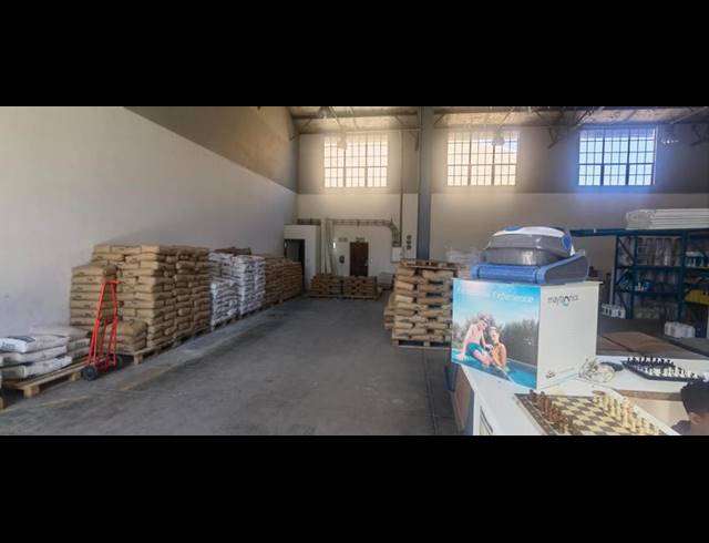 INDUSTRIAL PROPERTY TO RENT IN MONTANA PARK